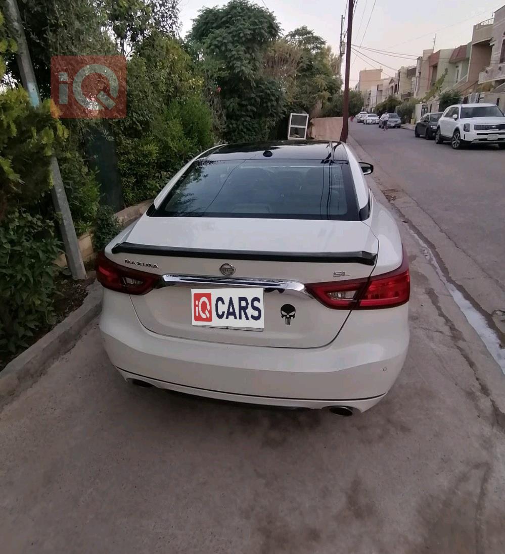 نيسان ماكسيما